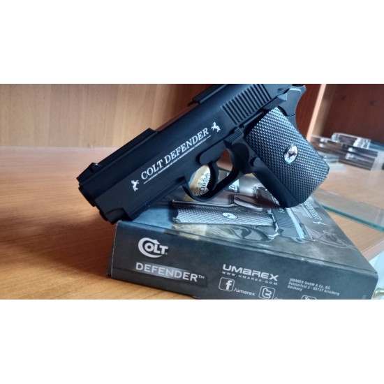 ВЪЗДУШЕН ПИСТОЛЕТ COLT DEFENDER ЧЕРЕН CO2 4.5BB