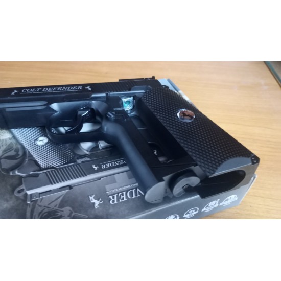 ВЪЗДУШЕН ПИСТОЛЕТ COLT DEFENDER ЧЕРЕН CO2 4.5BB